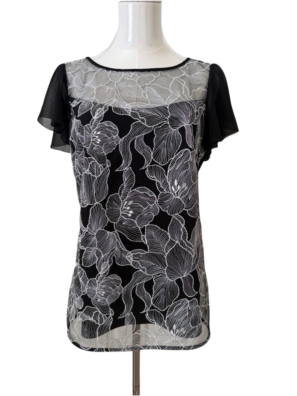 White House Black Market Embroidered Floral Blouse Black White Size S